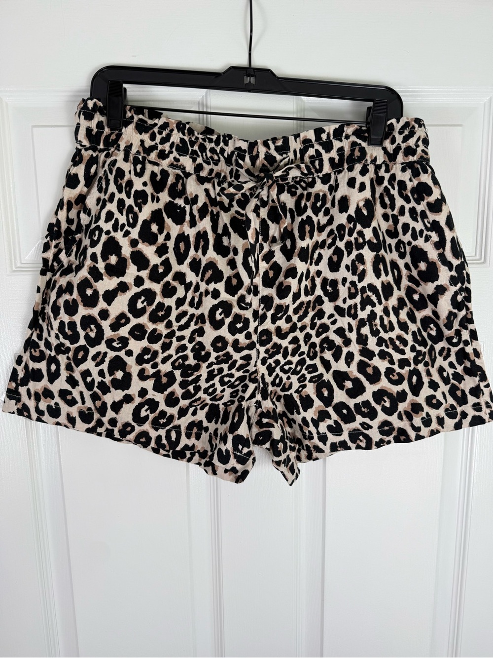 Sanctuary Leopard Print Women's Drawstring LINEN Blend Shorts - Beige/Black XL